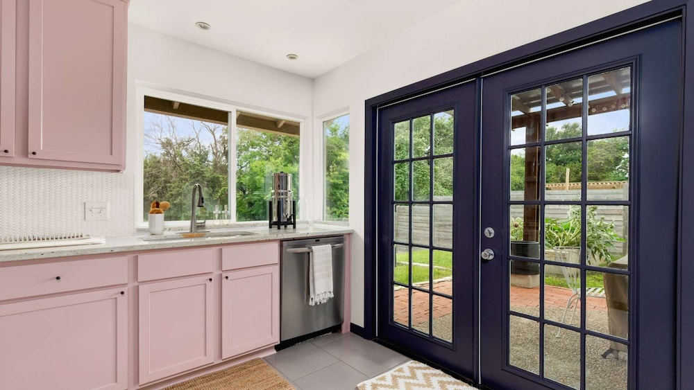 Upstay Contemporary 4BR Family Home With Garden