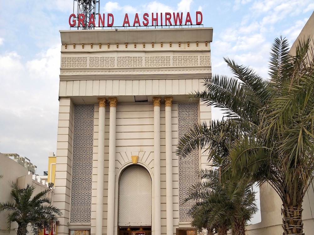 OYO Flagship 15751 Grand Ashirwad view 4