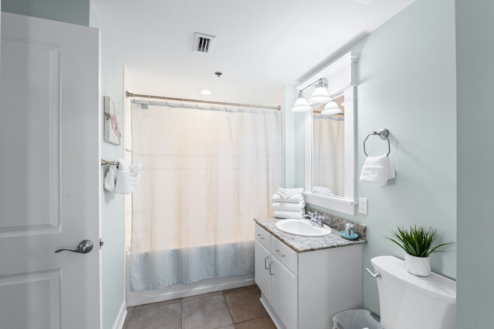 Grand Panama Beach Resort by Panhandle Getaways