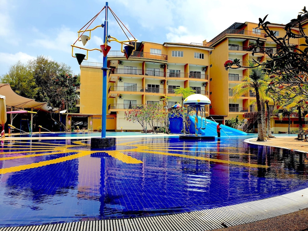 Gold Coast Morib - Sepang Water Themepark photo 2