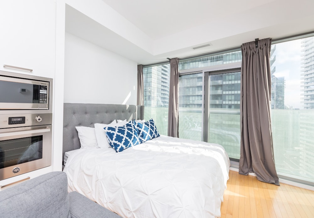 Downtown-CN Tower-Jays - Image 2