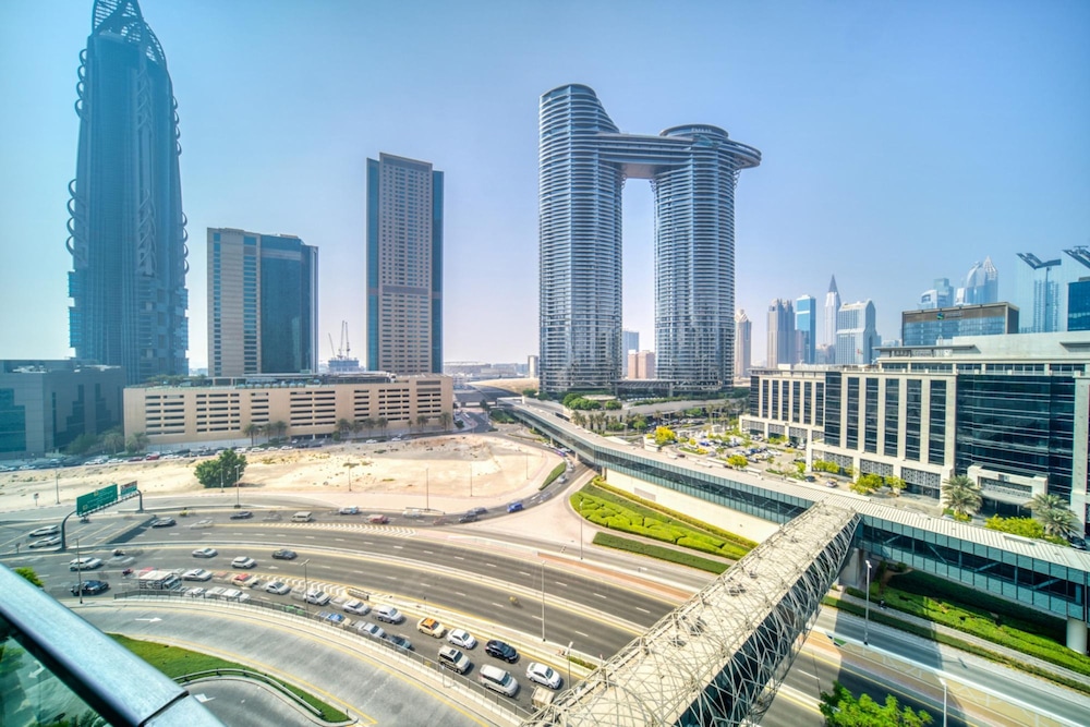 Trendy 2BR Downtown Apt Steps From Burj Khalifa