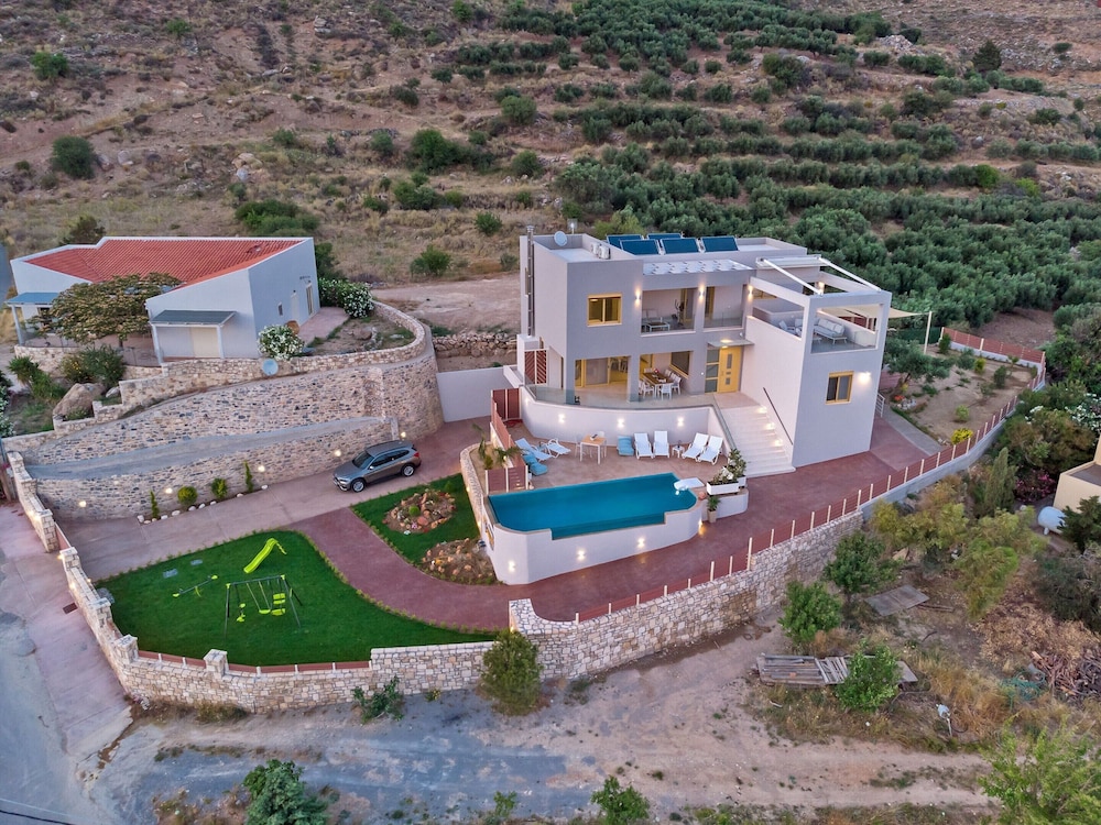 Villa in Mariou With Pool Near Plakias Beach