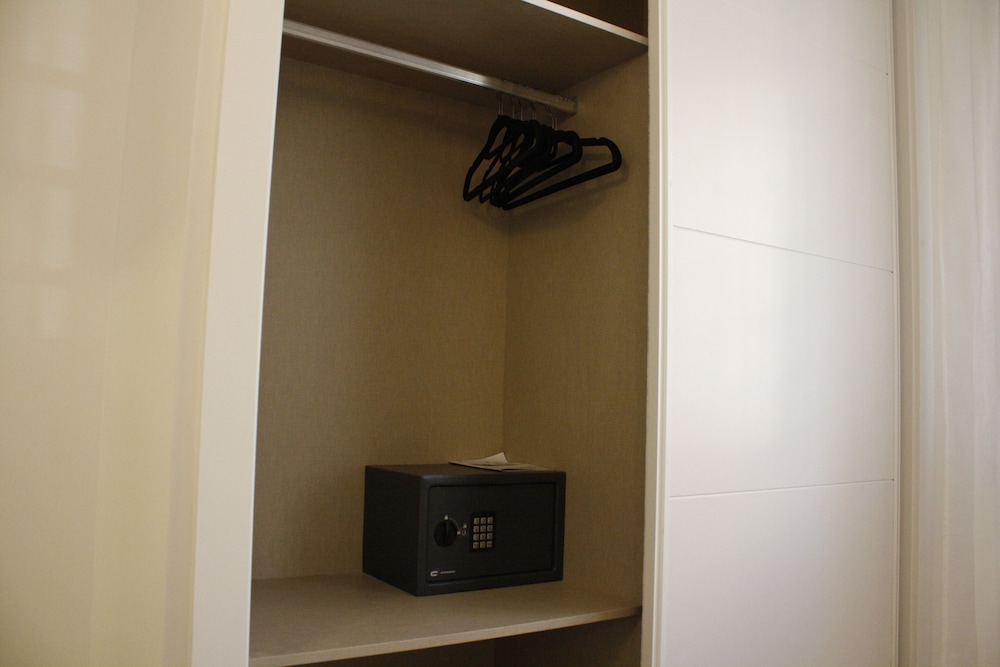 APARTAHOTEL MADRID URBAN SUITES - EDIFICIO EXCLUSIVO - 7 Apartments Boutique Full Equiped