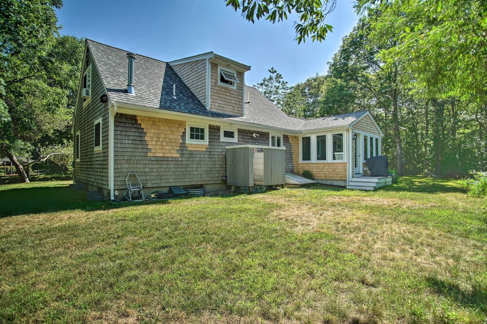 1 Mi to Beach: Home w/ Deck & BBQ in East Falmouth view 4