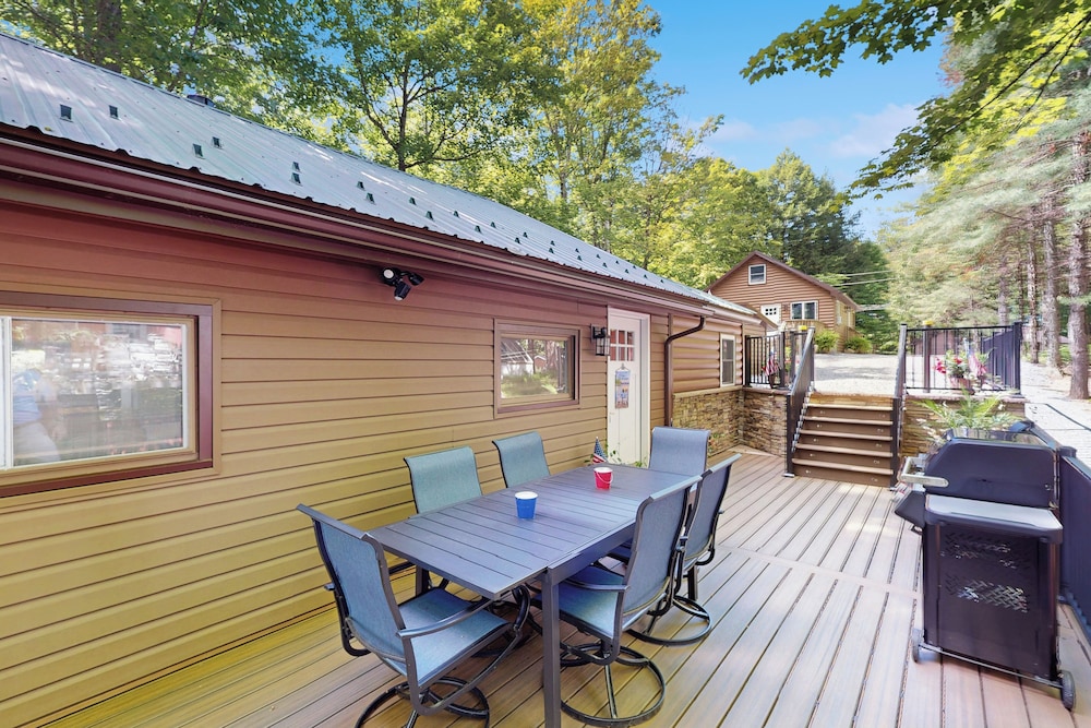 Hot Tub + Deck: Waterfront Home on Sacandaga Lake