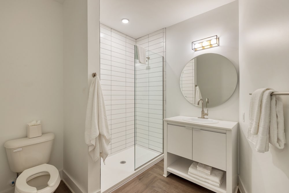 The Carter 205 by Avantstay 4BR Balcony