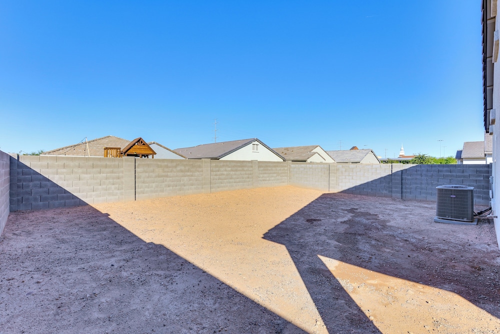 10 Mi to Dtwn Phoenix: Updated Home