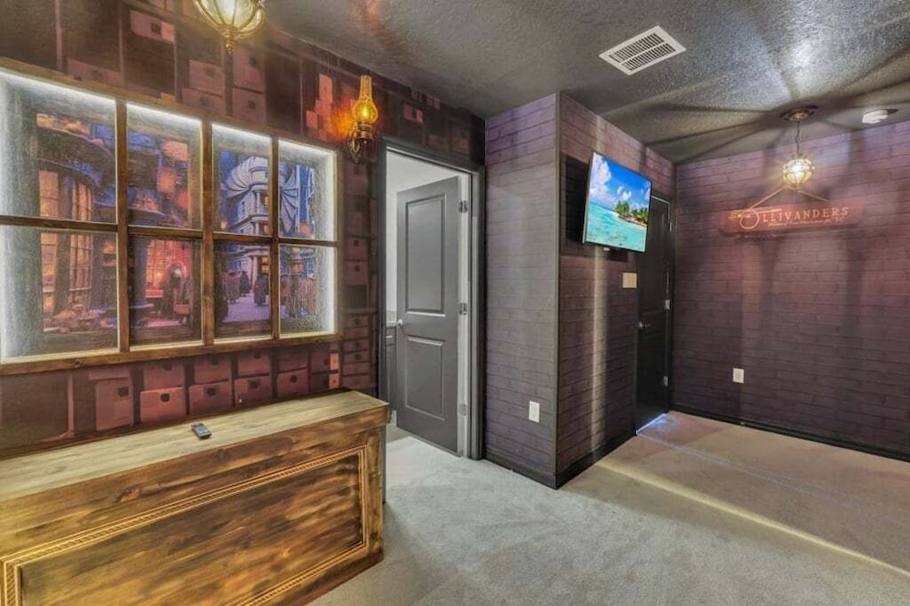 10 Bed 8 Bath Villa Gamesroom & Pool 16284saint 10 Bedroom Villa