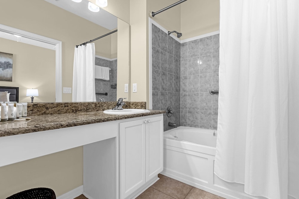 Upstay: Crystal Cove Resort Villa w/ Pool & Games