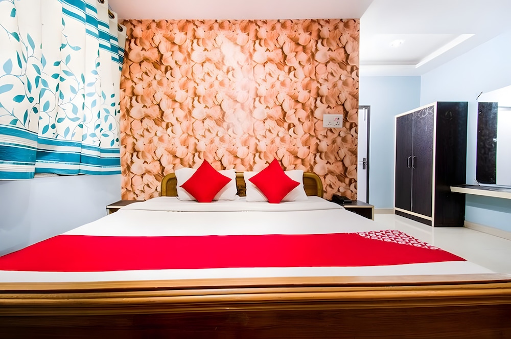 HOTEL PRADHAN INN