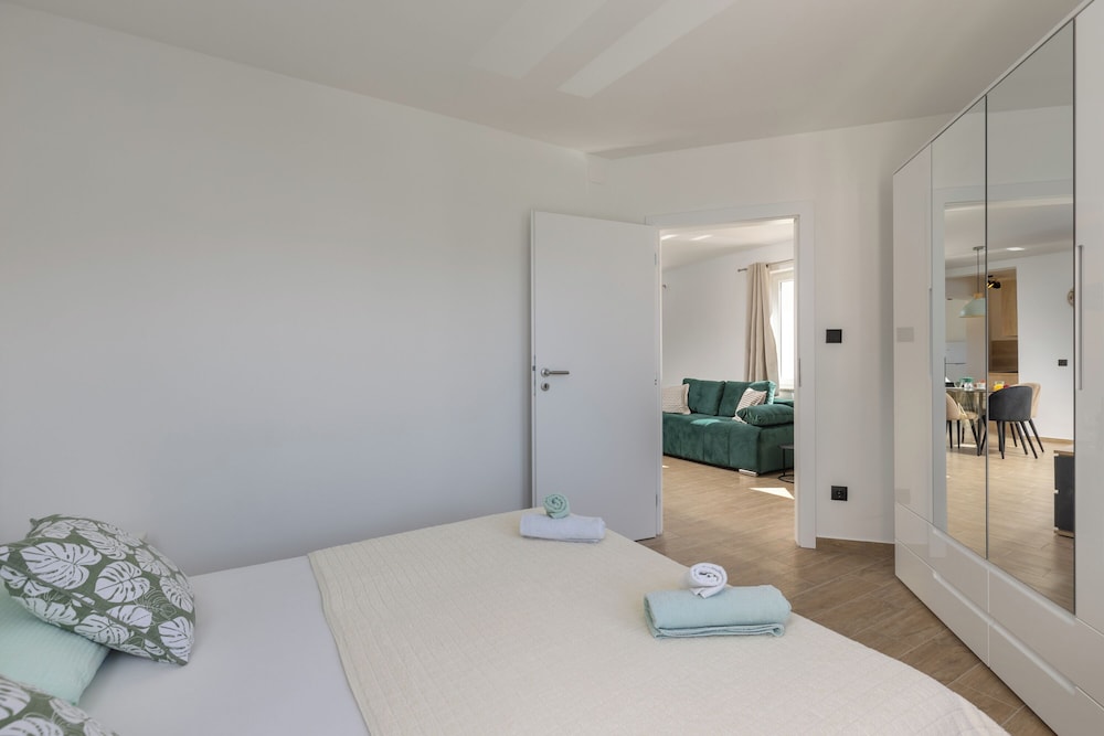 Beachfront Apartment Betty view 2