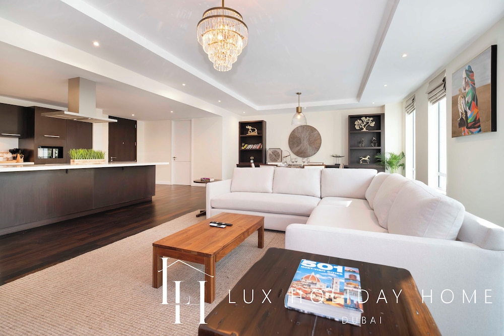 LUX The Elegant DIFC Suite 2