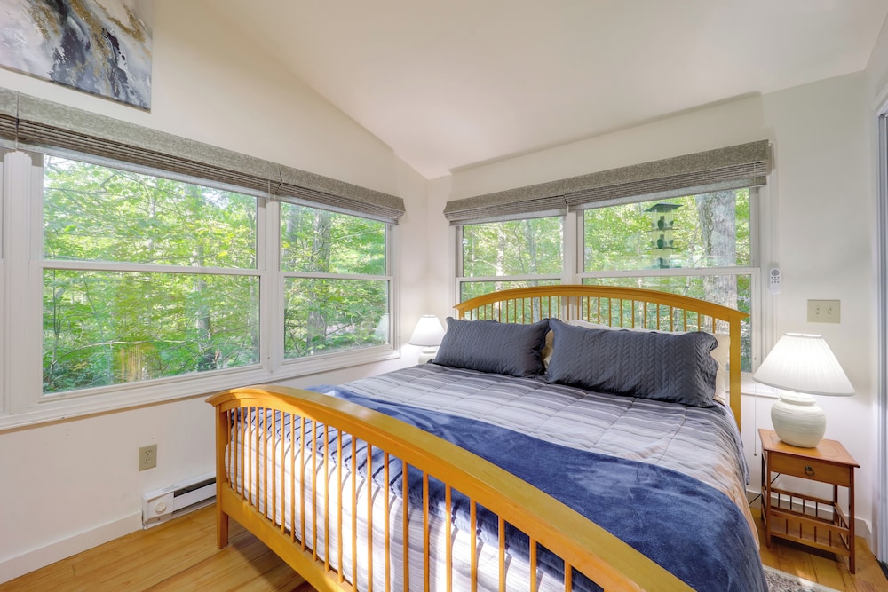 Mtn Home w/ Deck & Community Amenities in Newland