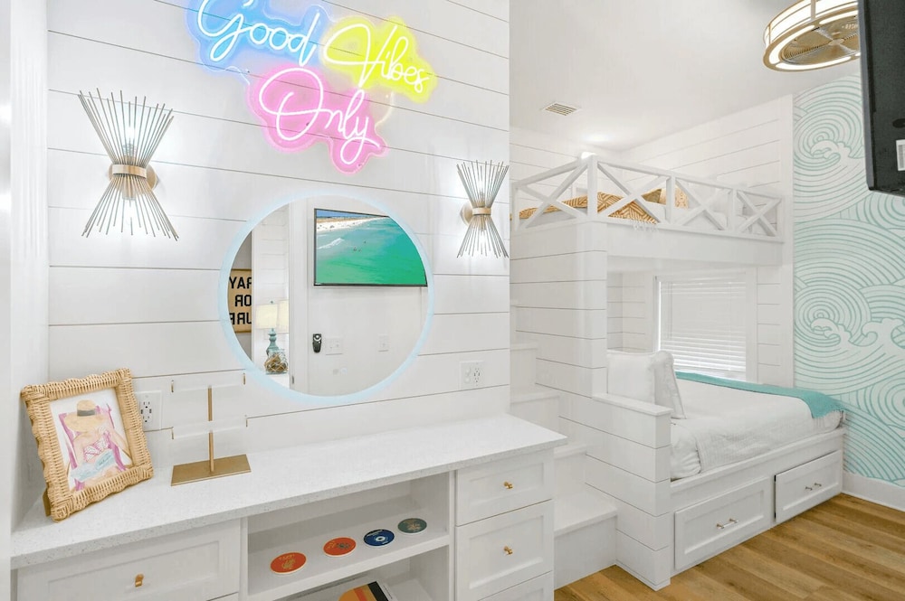 30A Shady Palms by Avantstay Boat-friendly w/ Heated Pool