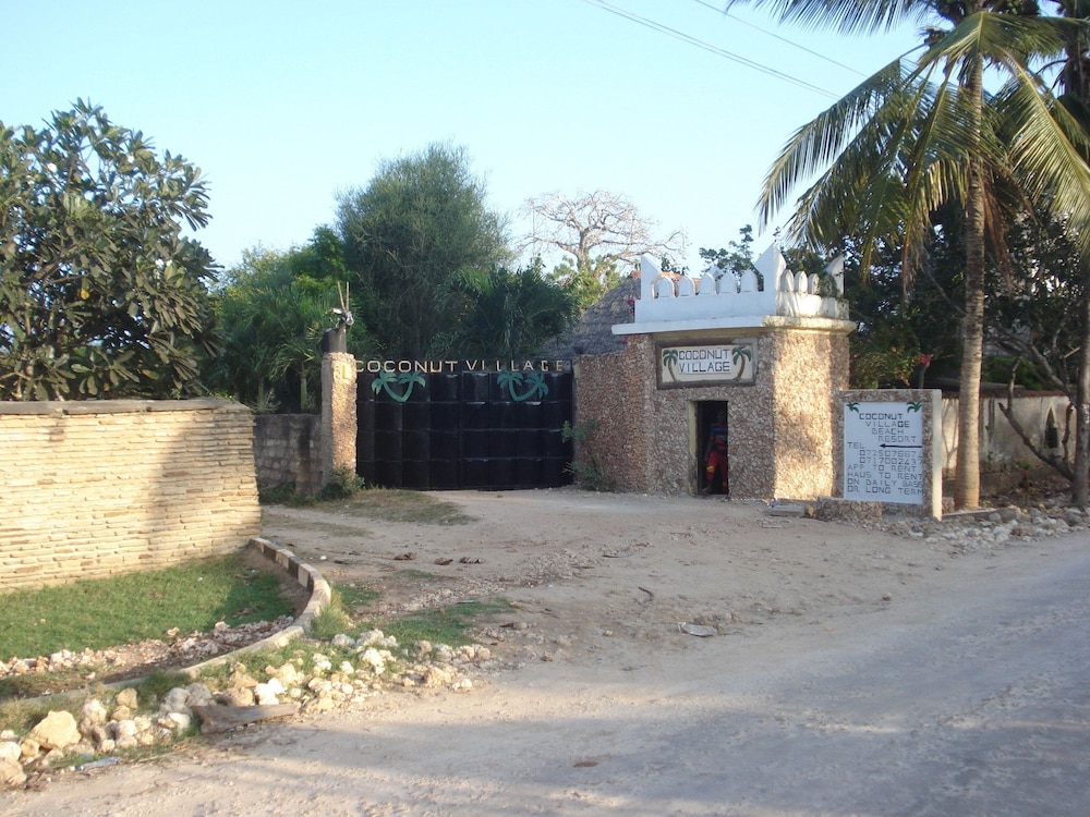 Coconut Beach Apartments