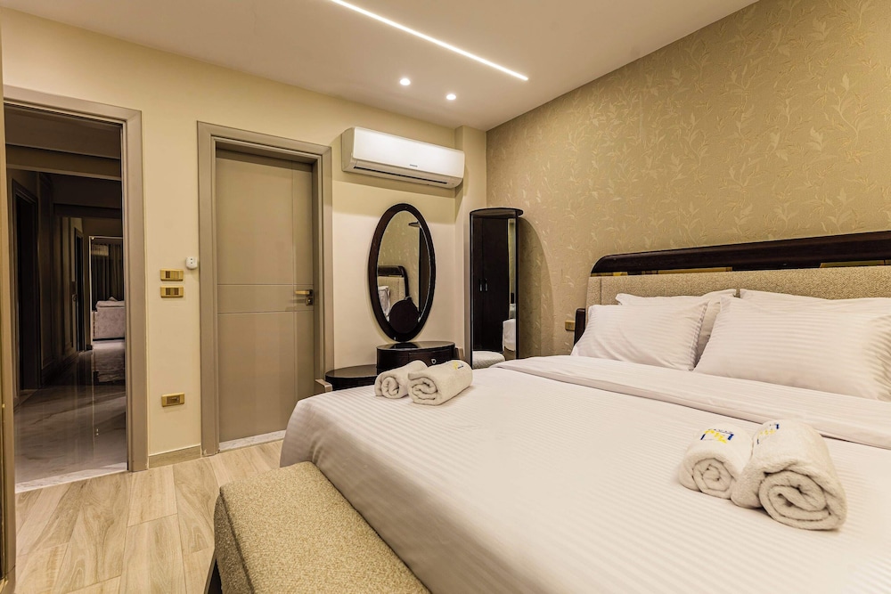 Imperial & Inviting 3bdr Duplex w/ Roof @new Cairo