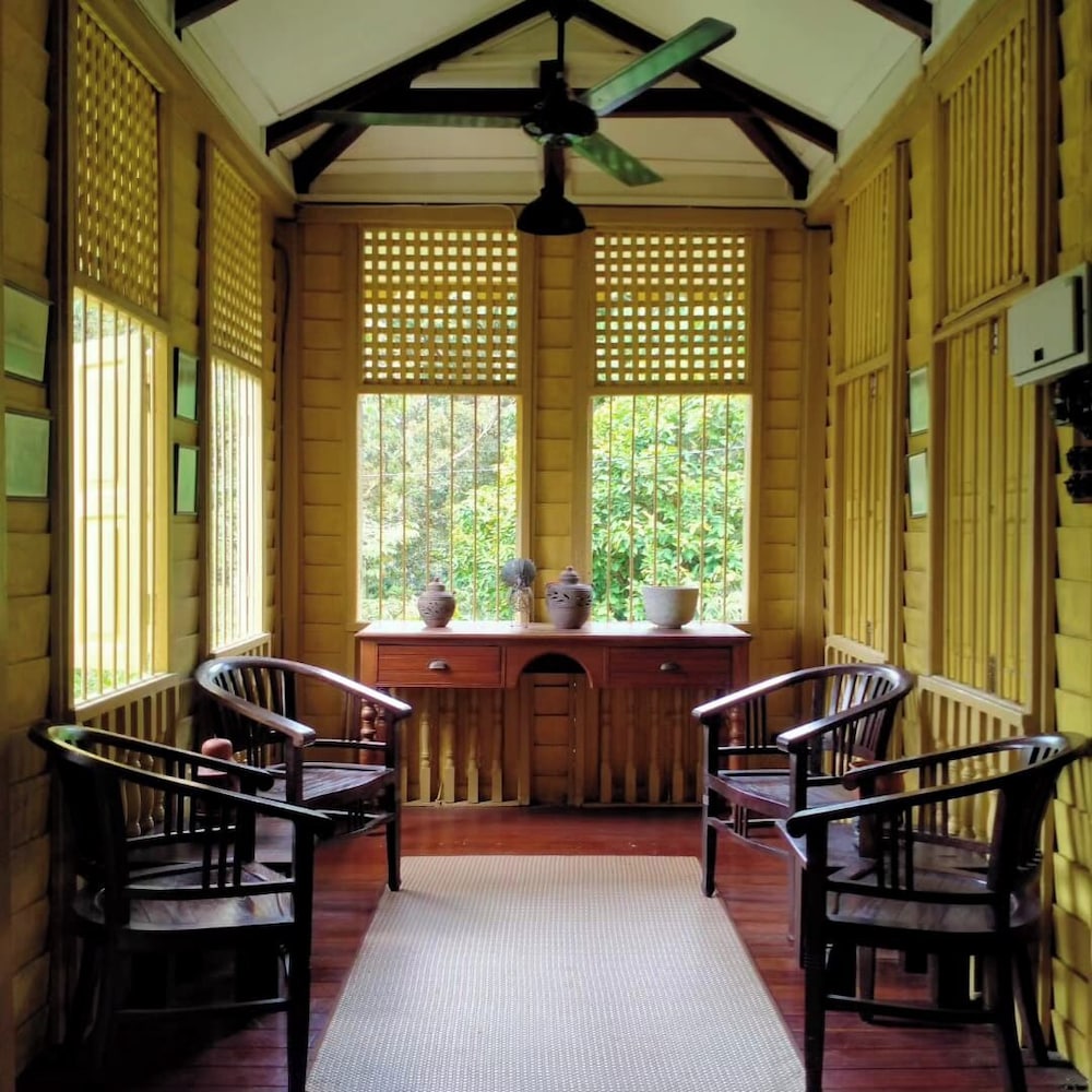 Bagas Zakariah Orchard Lodge