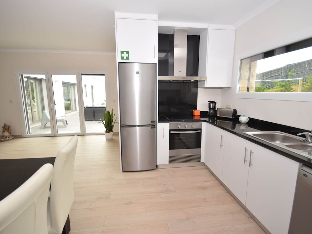Alluring Villa in Salir de Matos near Coast view 5