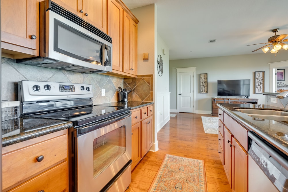 Jonestown Condo on Lake Travis w/ Community Pool! - Property Image 26
