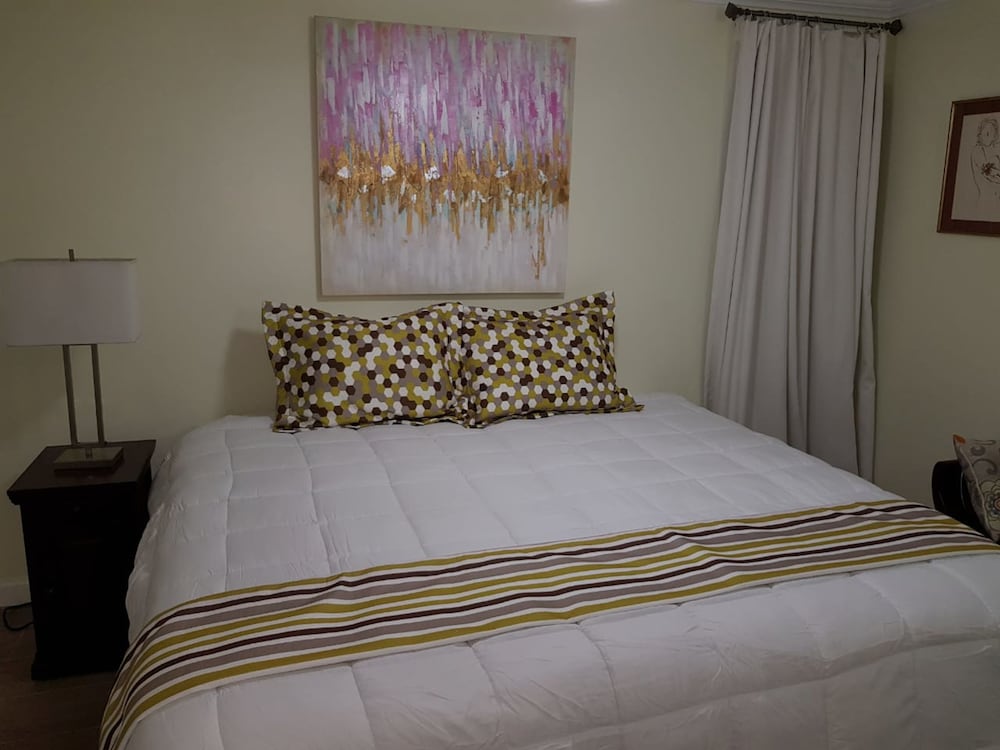 New Kingston Apt at Kensington Court