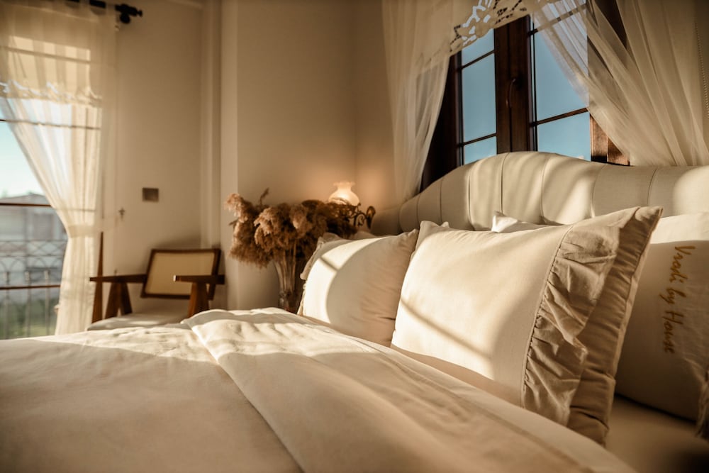 Vrodi By House - Image 29