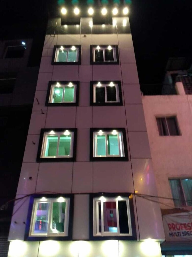 Sidhartha Tourist Lodge