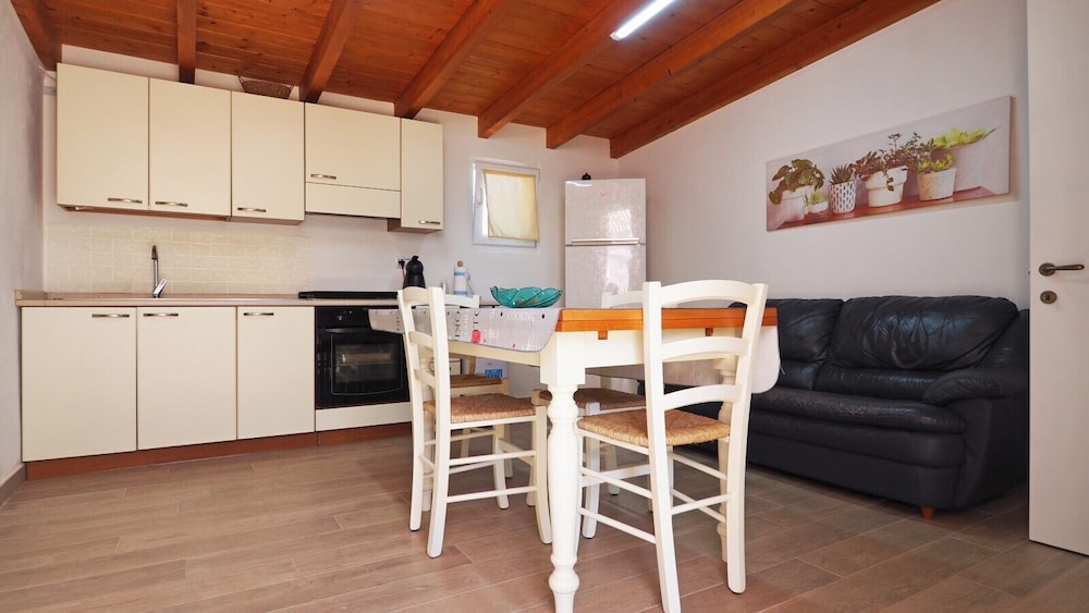 Villa Ulivo Sleeps 7 Garden Close to the sea