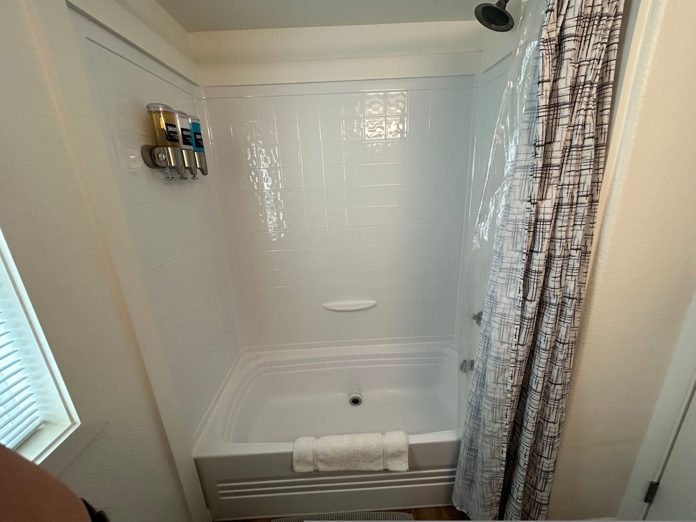 Oceanfront Cabin 10 Jacuzzi Breathtaking Views