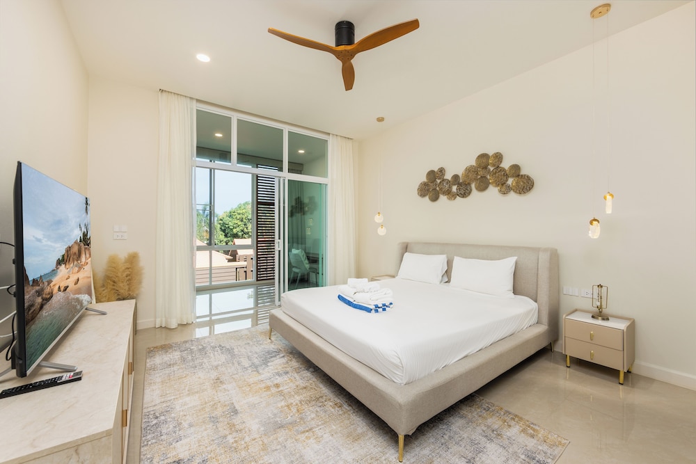 Villa Aura 3BR Private Pool Near Naiharn