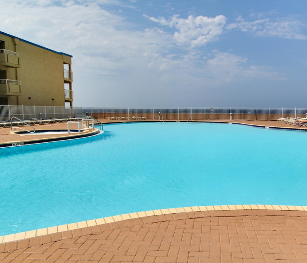 Tidewater by Book That Condo