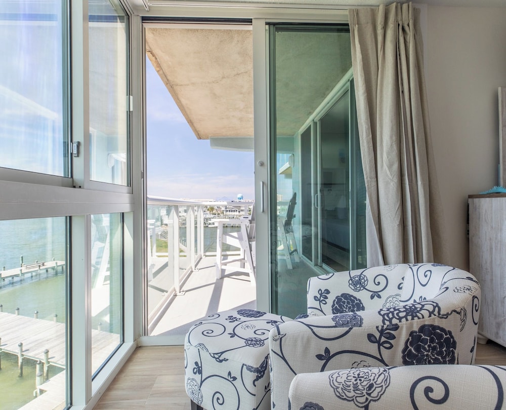 Bay Club Resort by Coolvacay