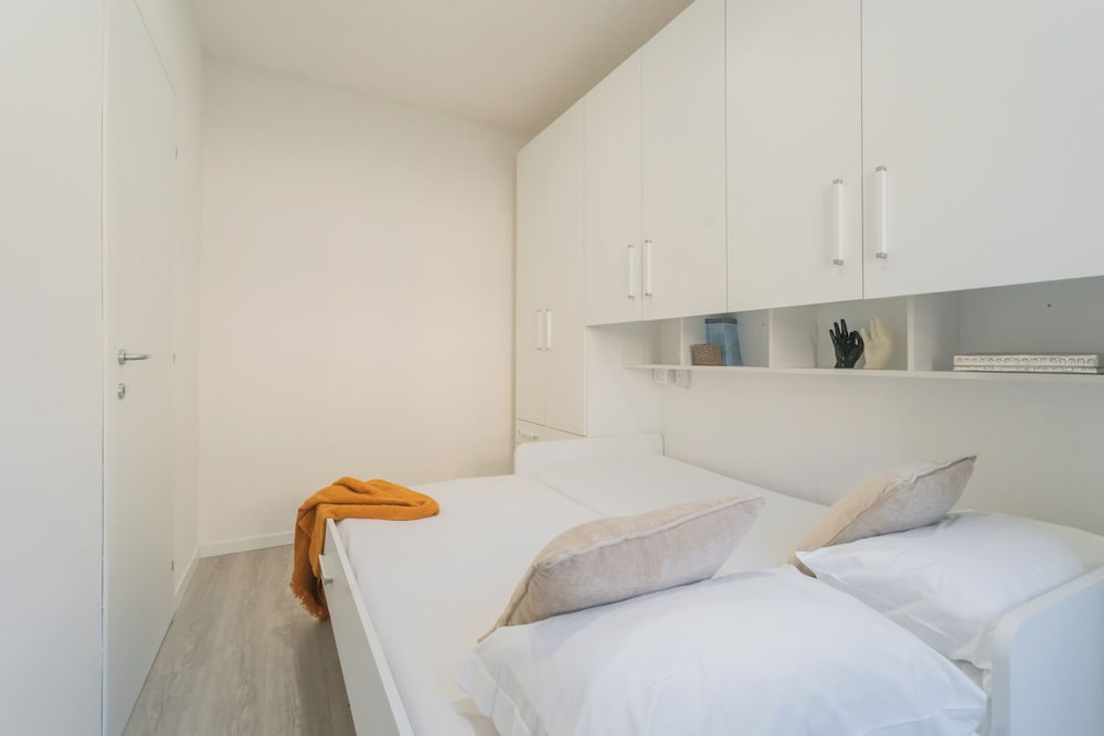 Zezio 44 by Rent all Como