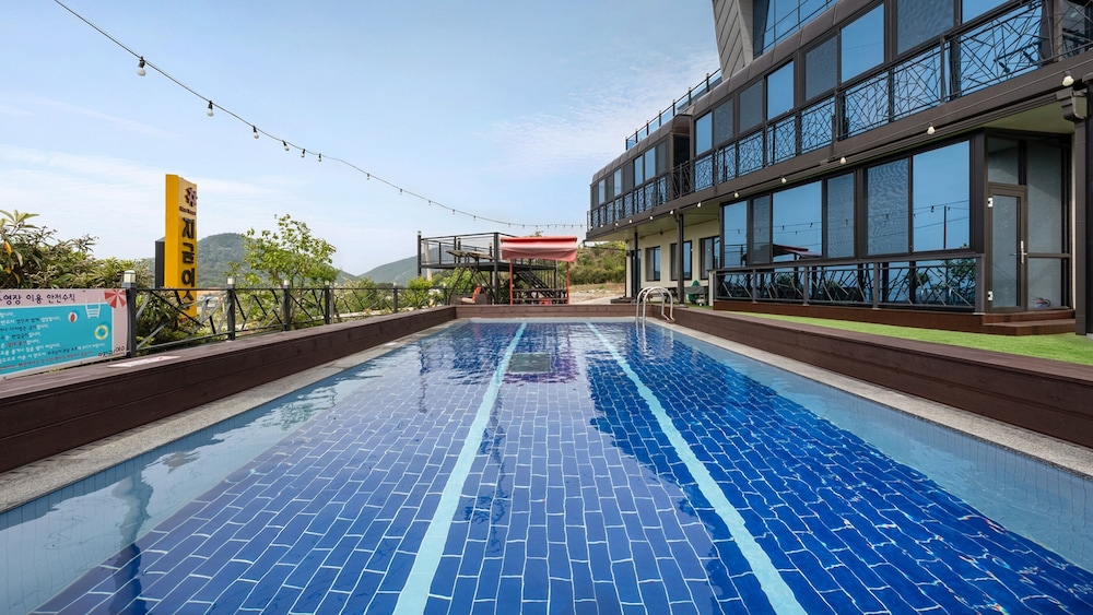 Jigeum Yeosu Ocean View Pension