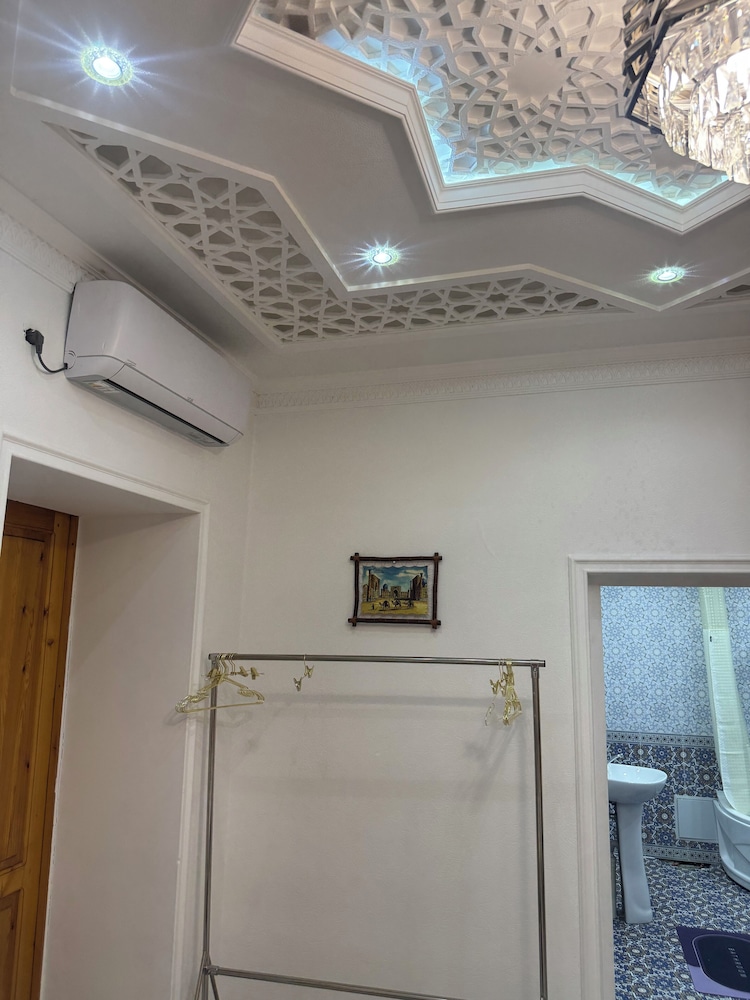Meros Guest House