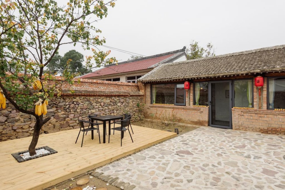 Yuanxiangli Sansi Inn