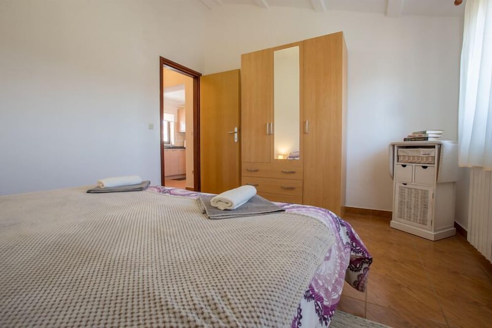 Apartment 1874 view 4