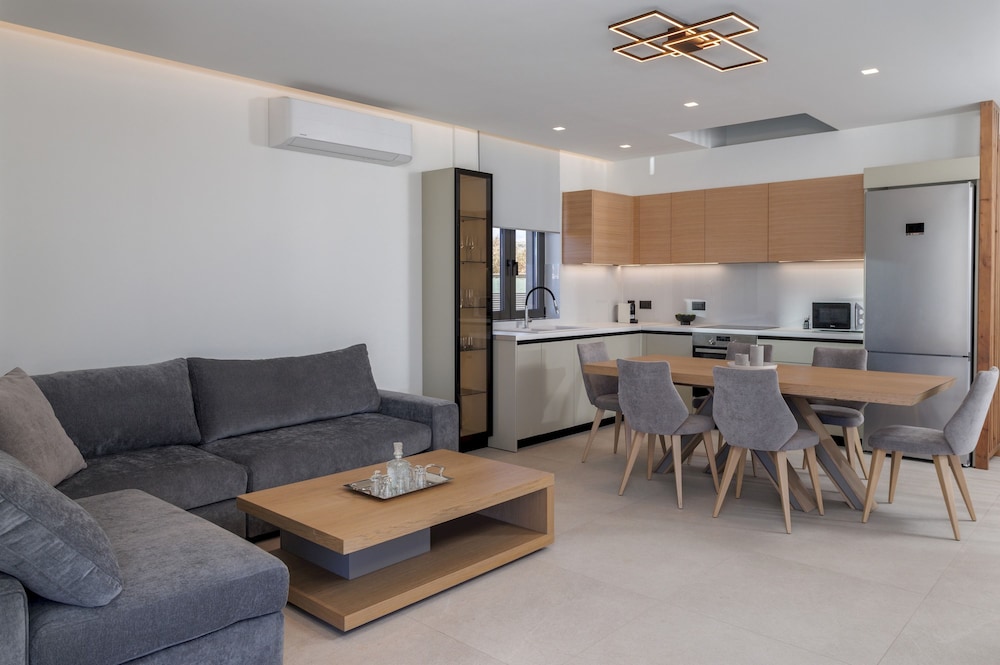 Divel Luxury Villas - Villa Ervin by Estia