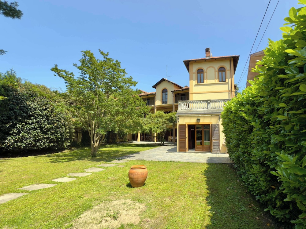Dimora il Pozzetto Elegant Villa With Garden