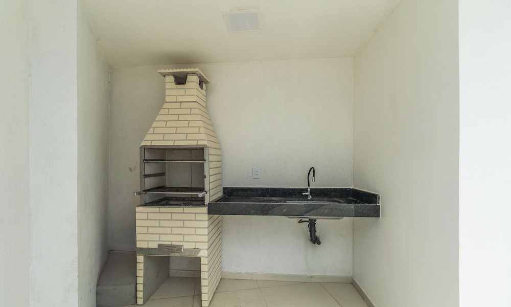 House 2 Bedrooms in Porto-ba Rlr0008