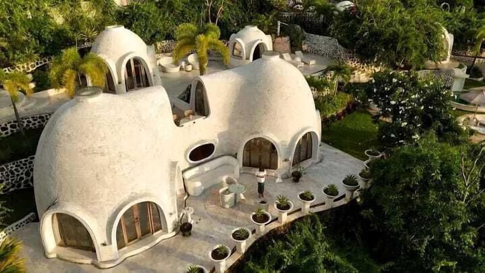 Mentigibay Dome Villa Lombok