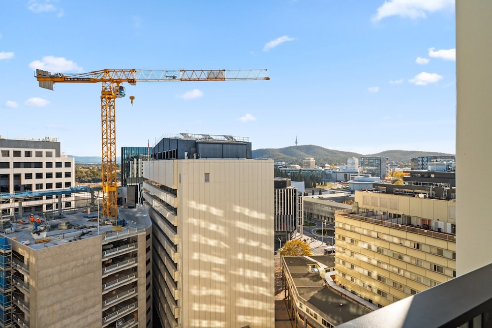 Stylish 2-bed Apartment in Canberra CBD