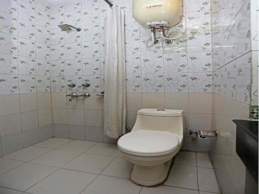 OYO 1879 Hotel Imperial Inn