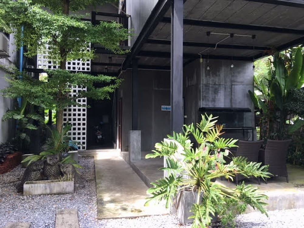 Nokhook House Trang - Hostel