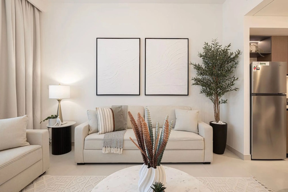 Burj Crown Lux Apartment by Dubai Mall