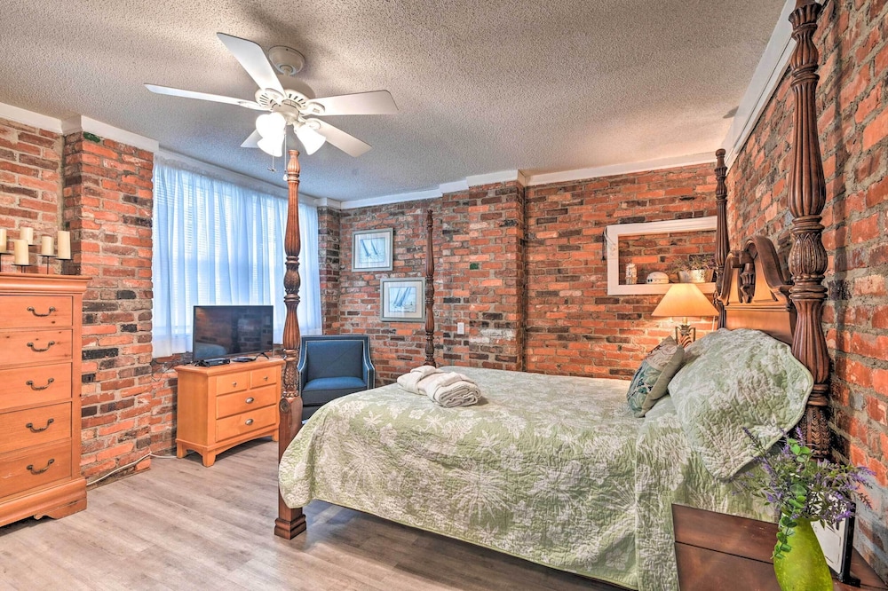 Ground Floor Unit: 10 Miles to Myrtle Beach view 4