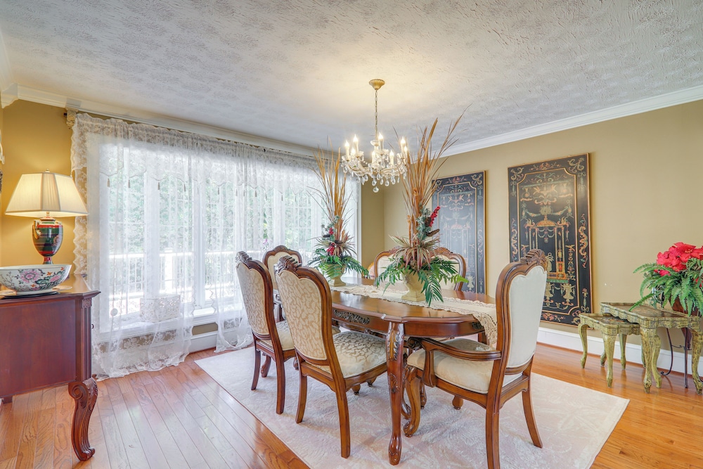 Game Room + Pond: Spacious Gainesville Getaway!