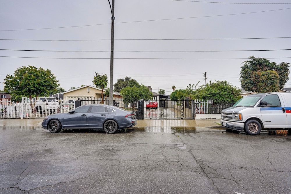 Explore LA & Long Beach: Compton Condo w/ Patio