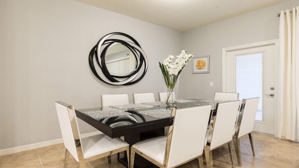 Cozy 4BR Town Home With Pool Close to Disney view 3