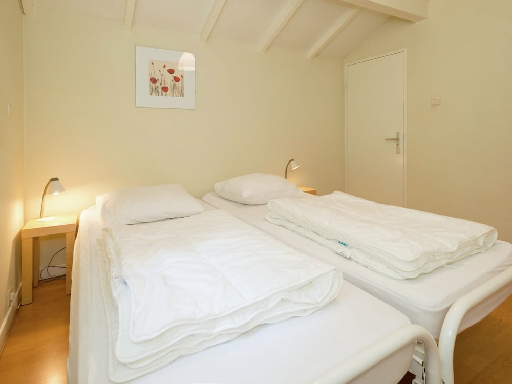 Great Spacious Holiday Home in a Tranquil Holiday view 5